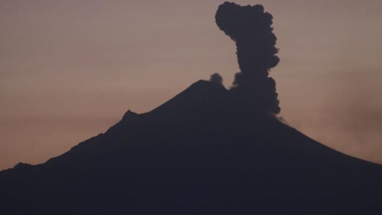 Prevén caída de ceniza del Popocatépetl en CDMX en las próximas horas