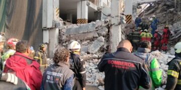Confirman la muerte de segundo y  tercer trabajador por derrumbe de edificio en San Antonio Abad