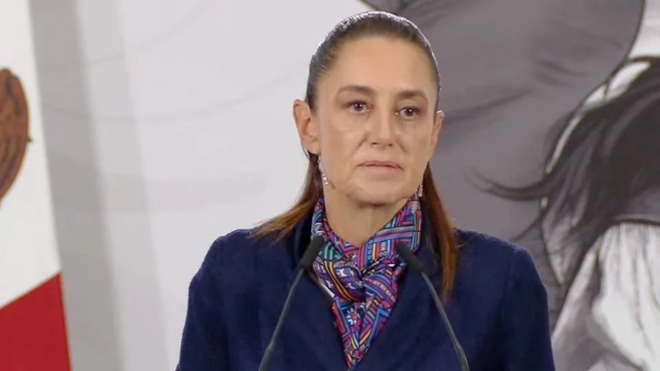 Sheinbaum insiste en que incendio ocurrió afuera de la refinería de Dos Bocas y afirma que la FGR ya investiga