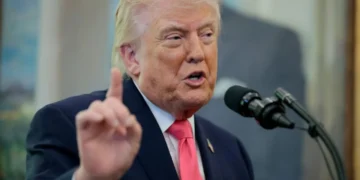 Trump se informa del conflicto con Irán a través de un video que resume los bombardeos de EU, reporta NBC