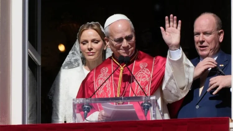 Papa León XIV pide desde Móncao usar la riqueza y “don de la pequeñez” para el bien