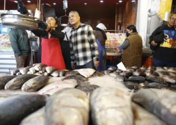 Mexicanos apuestan por los mercados locales para hacer frente a la inflación en Semana Santa