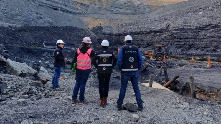 Derrumbe en mina de Sinaloa deja cuatro trabajadores atrapados