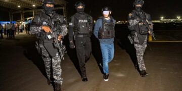 Llega a Ecuador “Lobo Menor” tras ser detenido en CDMX y expulsado de Colombia