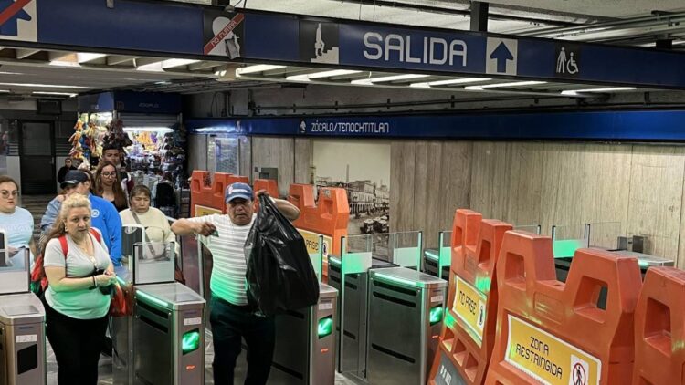 Cierran estación de Metro, Zócalo/Tenochtitlan hasta nuevo aviso
