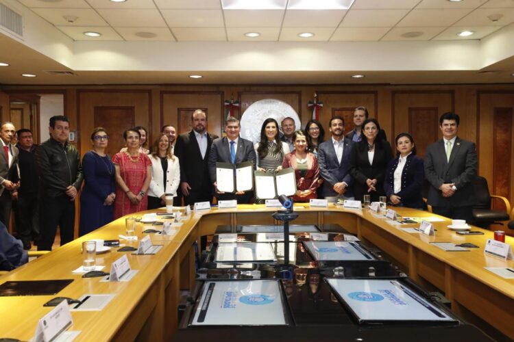 Firma Cámara de Diputados convenio de colaboración con el Tecnológico de Monterrey con el objetivo de fortalecer la función legislativa con conocimiento, evidencia y visión de largo plazo