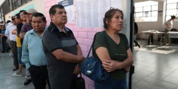 Perú se encamina a elecciones históricas con más de 30 aspirantes presidenciales