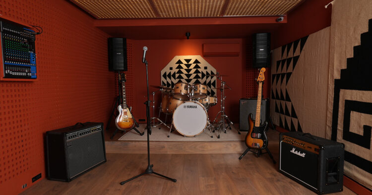 CÍNICO ESTUDIO ABRE SUS PUERTAS EN CDMX CON SALAS TEMÁTICAS Y TECNOLOGÍA DE PUNTA PARA LA CREACIÓN MUSICAL