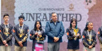 Reconoce Ricardo Moreno talento de jóvenes toluqueños en robótica