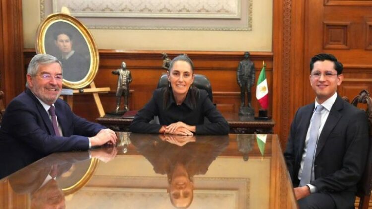 Sheinbaum confirma salida de De la Fuente de la SRE; Roberto Velasco queda al frente