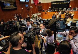 El senador Enrique Vargas del Villar, en la Comisión Permanente del Congreso de la Unión