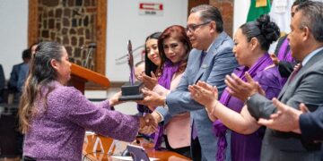 Historias que inspiran: Cabildo de Toluca reconoce trayectorias, liderazgo y legado de mujeres transformadoras