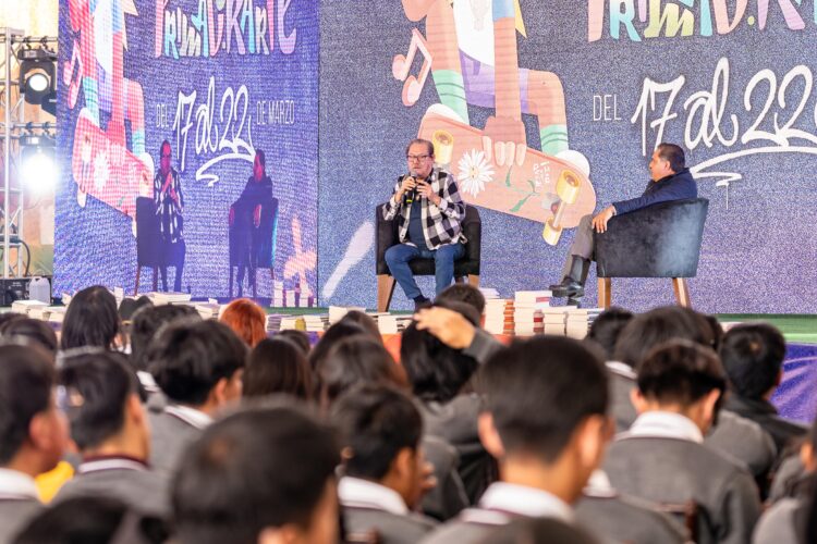 Ricardo Moreno y Taibo II, lanzan en Toluca la histórica colección “25 para el 25”