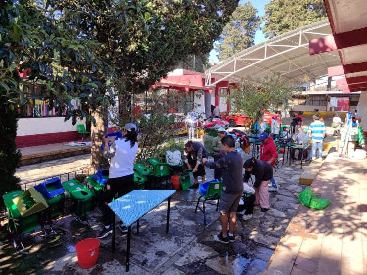 Con Yo Pongo Guapa Toluca, Ricardo Moreno impulsa jornadas de limpieza comunitarias