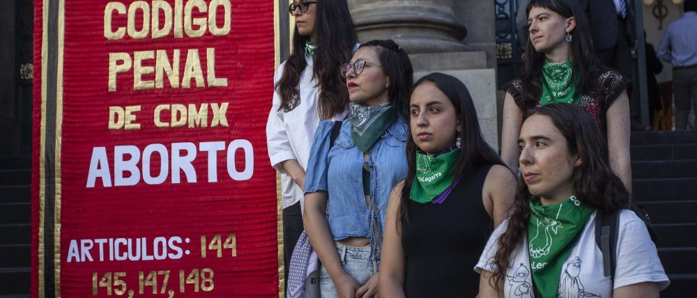 Exigen feministas al Congreso de la CDMX eliminar el aborto como delito del Código Penal