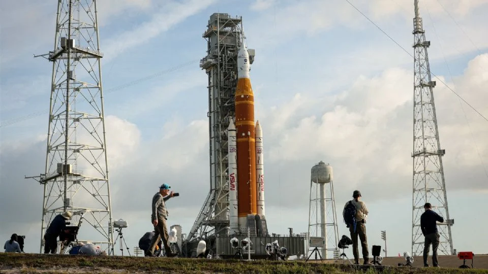 Nombres de 52 víctimas de desaparición en México viajan al espacio en Artemis II