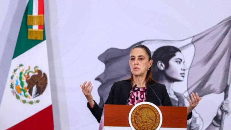 “Levanté la voz para que me escucharan”: Sheinbaum niega regaño a manifestantes en su visita a Puebla