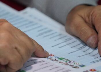 Elecciones en Perú: catean la casa del exjefe del organismo electoral por retrasos en votación