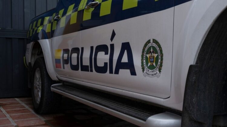 Ataque en Colombia: explosivos destruyen una caseta de cobro en la Vía Panamericana un día después de la investidura de Abelardo de la Espriella