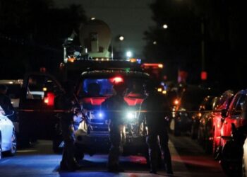 FBI acordona la casa de Cole Tomas Allen, detenido por entrar armado a cena de Trump