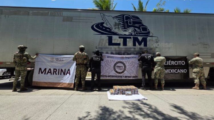 Decomisan 60 kilos de cocaína escondidos en tractocamión en Colima; hay cuatro detenidos