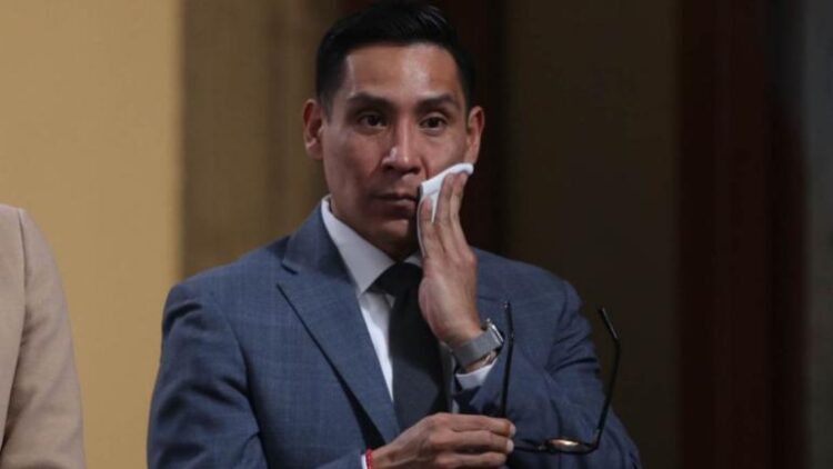 Infodemia ofrece disculpas por desmentir video real de mujer tomando el sol en Palacio Nacional