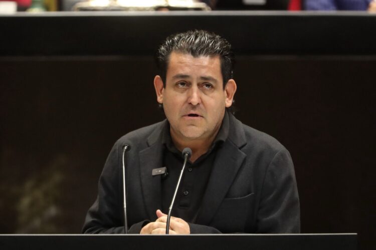Impulsan reformas para regular la zona de parada de las motocicletas e impedir que usen ciclovías, aceras y zonas peatonales