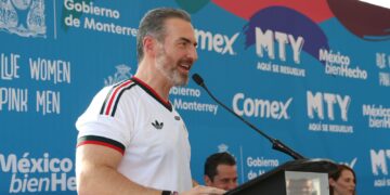 Comex por un México Bien Hecho y la comunidad de Monterrey rehabilitan la cancha de la colonia Independencia