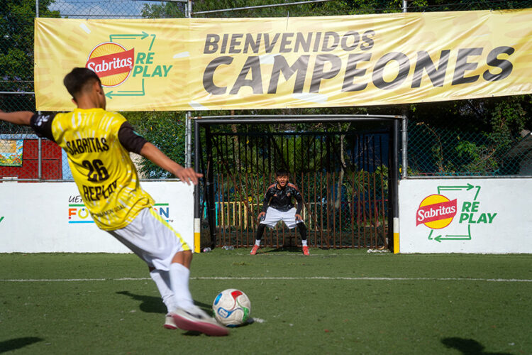Sabritas® impulsa ligas juveniles y transforma comunidades con canchas hechas de empaques reciclados