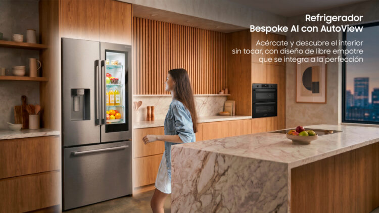 Samsung lanza su primer refrigerador Bespoke AI con Autoview en México y América Latina