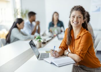 Tecmilenio destaca la importancia de medir el bienestar laboral en las organizaciones
