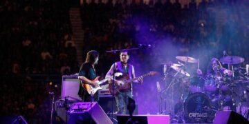 Caifanes hace vibrar el Palacio con un show cargado de memoria, fuerza y nostalgia