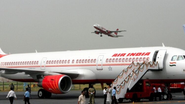 Aerolíneas de la India recortan vuelos internacionales ante encarecimiento del combustible