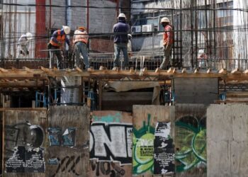 Inversión fija bruta en México hila 17 meses a la baja: cae 4.2% interanual en febrero