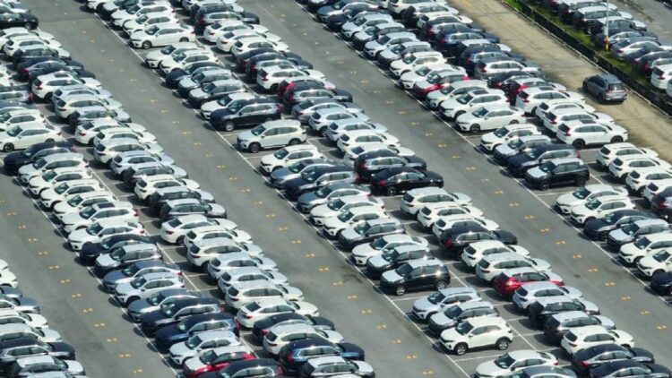 Crecen la producción y exportación de vehículos en México pese a los aranceles de Trump: Inegi