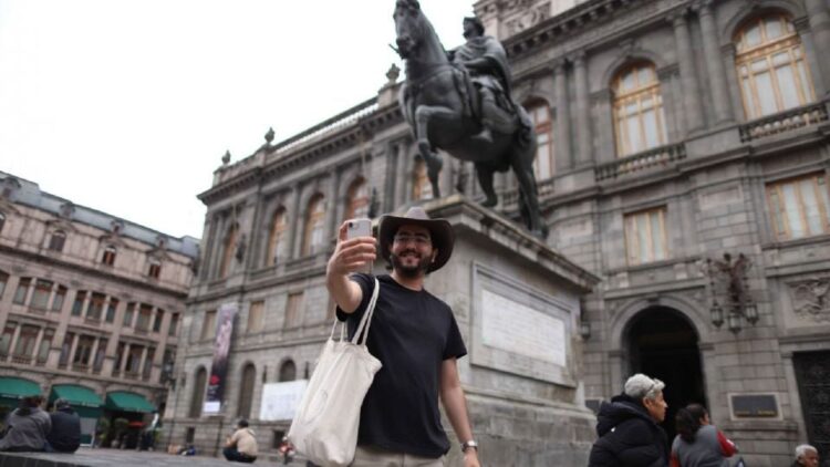 Turistas en México gastaron en promedio 60 dólares menos en marzo: Inegi