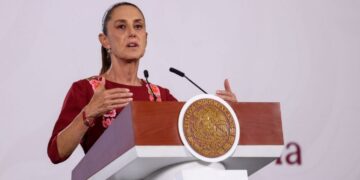 “Ningún embajador debe meterse en la política de otros”, llama Sheinbaum a diplomáticos mexicanos y de otros países