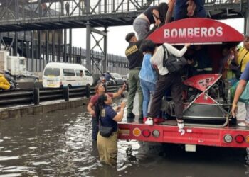 Lluvias y granizo dejan inundaciones y afectaciones en varias zonas de Edomex y oriente de CDMX