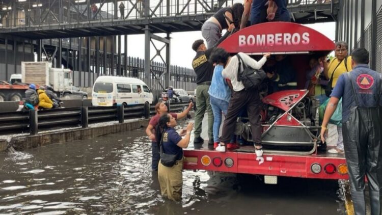 Lluvias y granizo dejan inundaciones y afectaciones en varias zonas de Edomex y oriente de CDMX