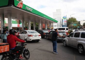 Pemex dependerá del gobierno y del mercado hasta 2028 para cumplir sus obligaciones, advierte Moody’s Ratings