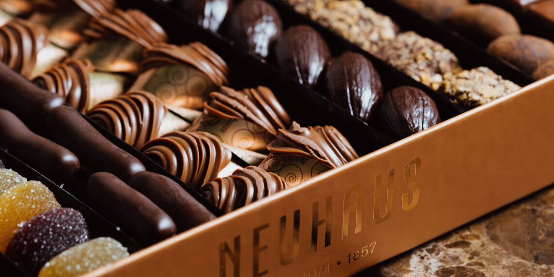 El arte de escoger un chocolate: Una mirada dentro de la dulce experiencia a 40,000 pies de altura