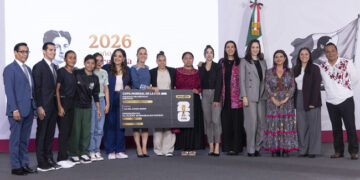 Presidenta Claudia Sheinbaum presenta a las cuatro ganadoras del concurso Representa a México en la Inauguración del Mundial