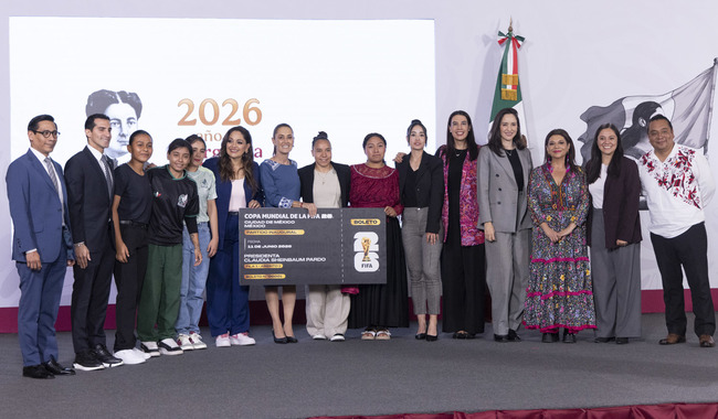 Presidenta Claudia Sheinbaum presenta a las cuatro ganadoras del concurso Representa a México en la Inauguración del Mundial