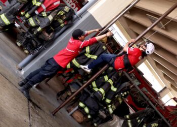 Impulsa Ricardo Moreno la inclusión con actividad para personas con discapacidad en la Estación Central de Bomberos