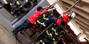 Impulsa Ricardo Moreno la inclusión con actividad para personas con discapacidad en la Estación Central de Bomberos