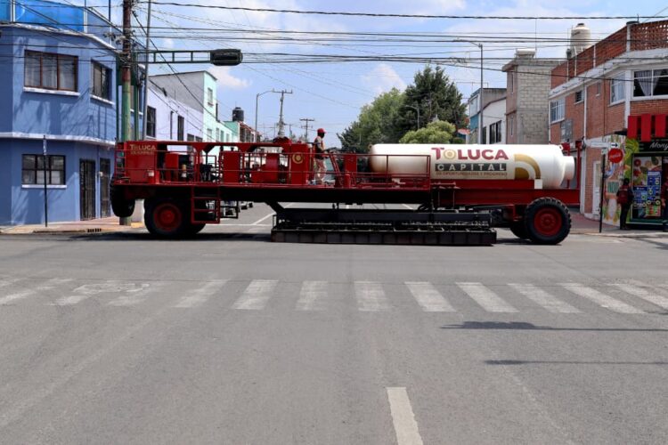 Rescata Ricardo Moreno calles y vialidades con el “Diablo Dragón”