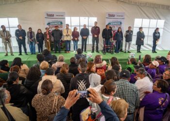 Cumple Ricardo Moreno a la Nueva Oxtotitlán y entrega cancha de futbol