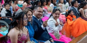 Cumplen Rocío Pegueros y Ricardo Moreno fiesta de ensueño a 152 quinceañeras