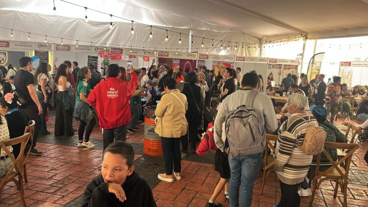 Desata euforia de los papás toluqueños el Chorizo Fest 2026 y disfrutan a todo lo que da del sabor tradicional y la música en vivo