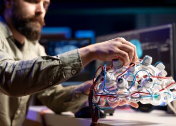 Neuroempleabilidad: el eje de la Feria Laboral 2026 de la UEES para preparar a los profesionales del futuro